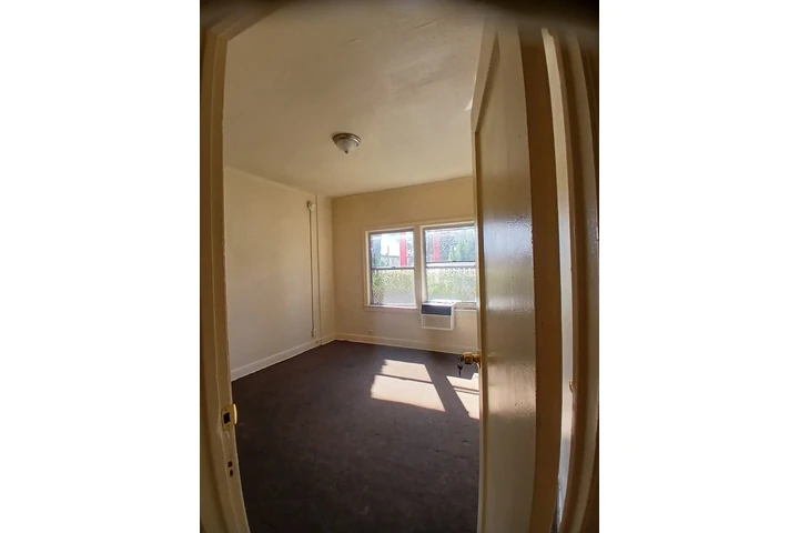$1950 : 1 BEDROOM 1 BATHY image 6