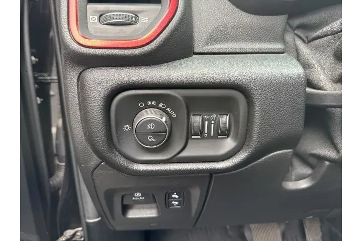 $36450 : Ram 1500 2019 4x4 Rebel 4dr image 5