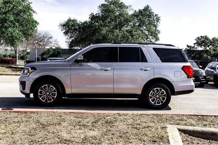 $37599 : Ford Expedition 2024 4x2 XLT image 8