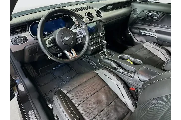 $24588 : Ford Mustang 2022 EcoBoost P image 2