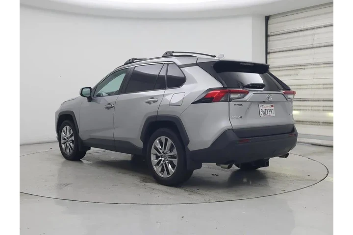 $23998 : Toyota RAV4 2019 XLE Premium image 2