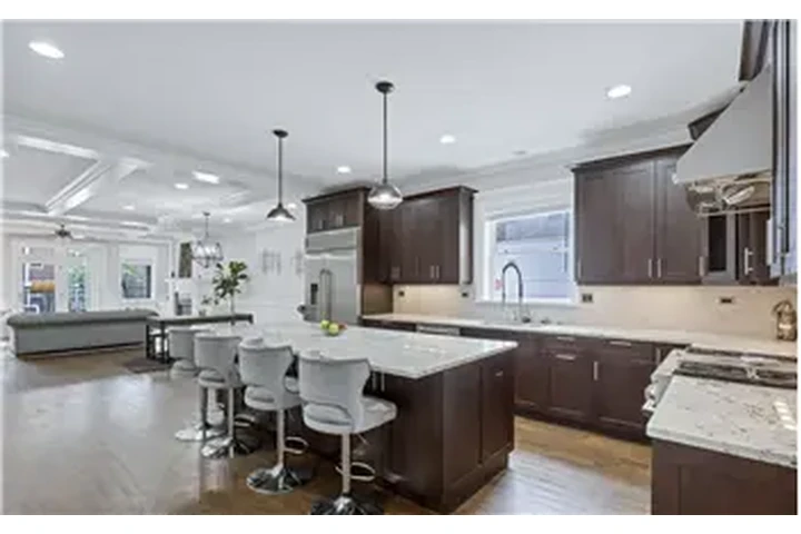 $5700 : Rental property with 3 bedro image 2