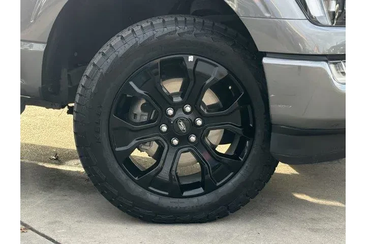 $34815 : Ford F-150 2022 4x4 XLT 4dr image 3