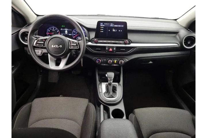 $16998 : Kia Forte 2024 LX 4dr Sedan image 9