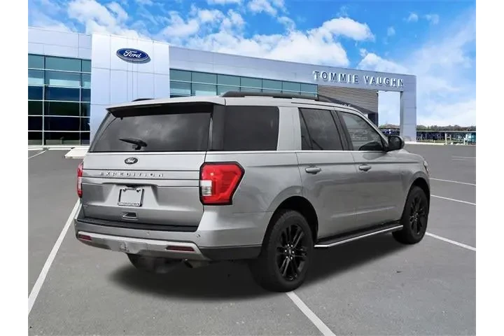 $37739 : Ford Expedition 2023 4x2 XLT image 4