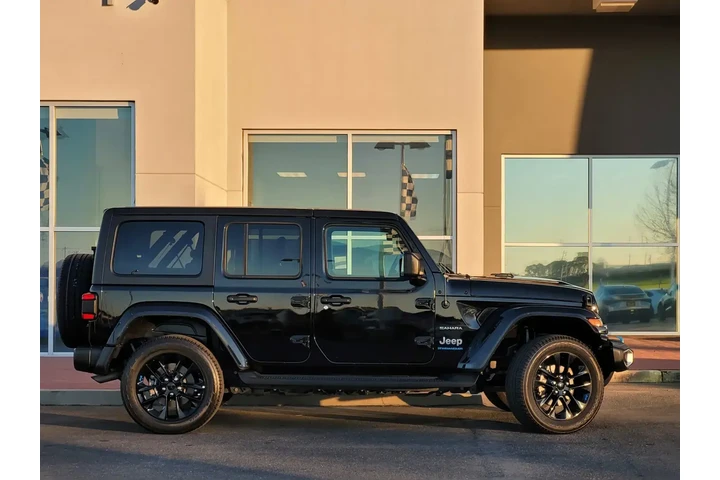 $30824 : Jeep Wrangler 2023 4x4 High image 3