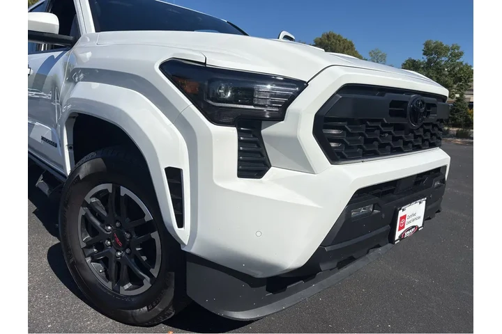 $43977 : 2024 Tacoma 4WD TRD Sport image 7
