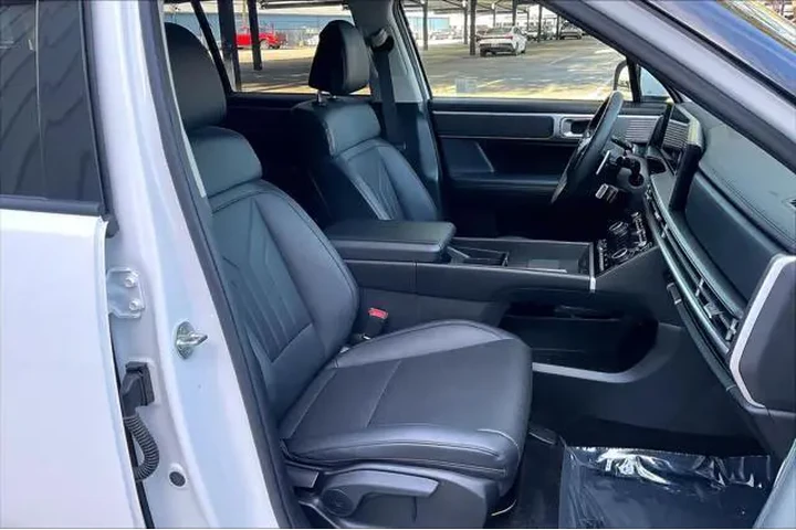 $29700 : Hyundai SANTA FE 2025 SEL 4d image 7