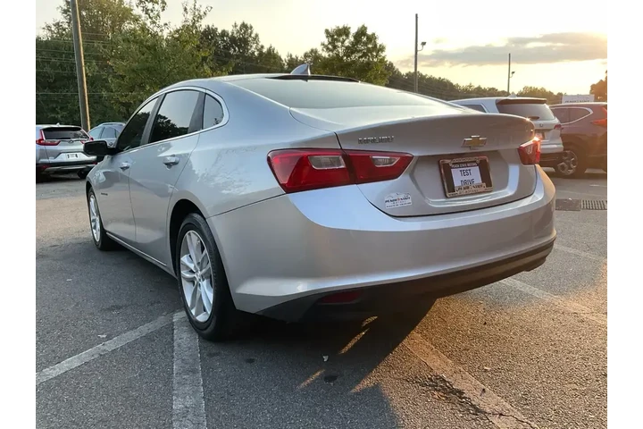 $10419 : Chevrolet Malibu 2018 LT 4dr image 7