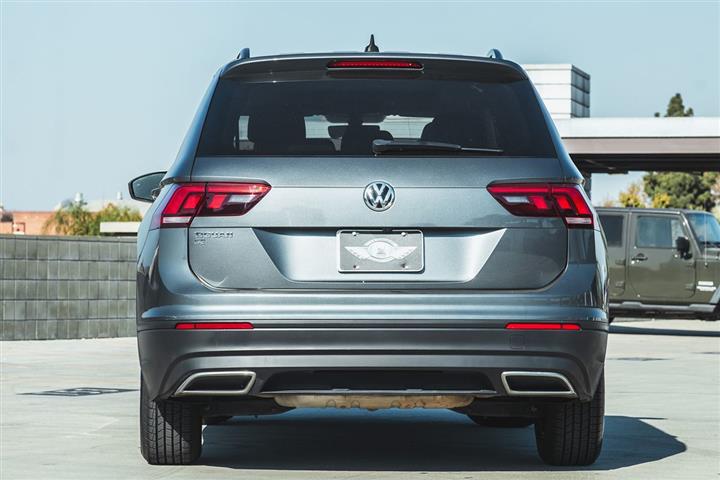 2019 Tiguan SE image 6