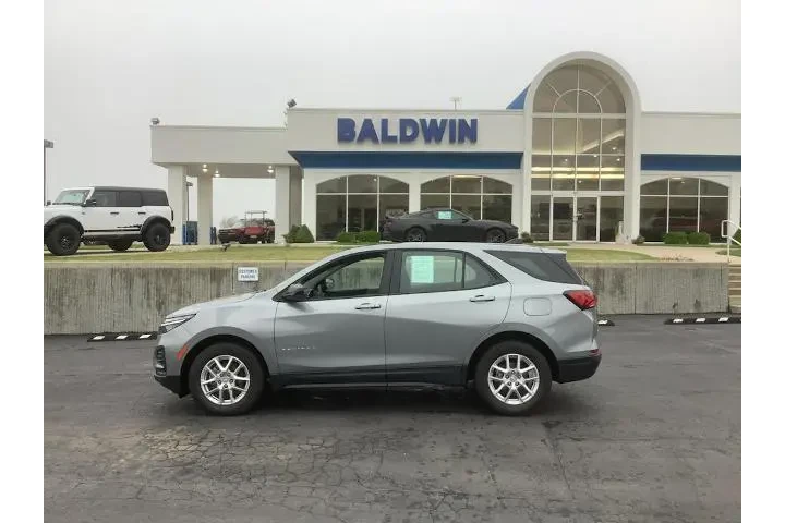 $19788 : Chevrolet Equinox 2023 LS 4d image 4