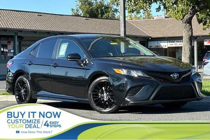 $17726 : Toyota Camry 2020 SE Nightsh image 1