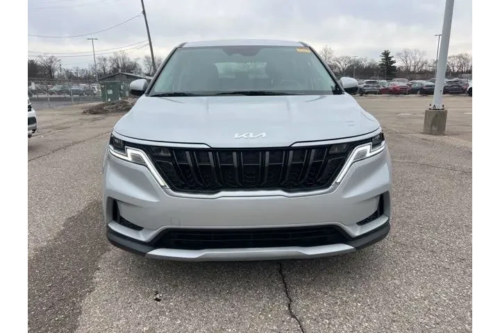 $28814 : Kia Carnival 2022 LX 4dr Min image 2