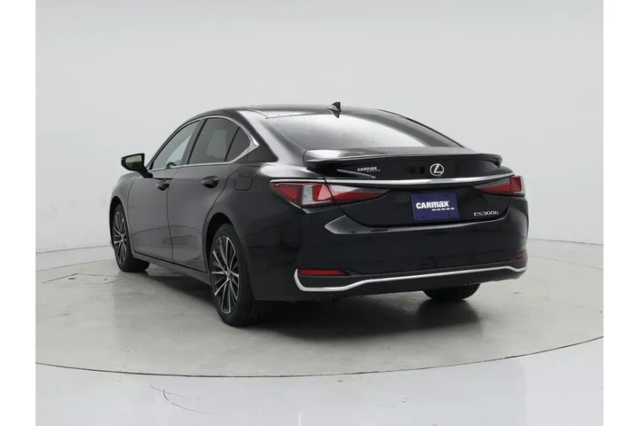 $39998 : Lexus ES 300h 2024 4dr Sedan image 2