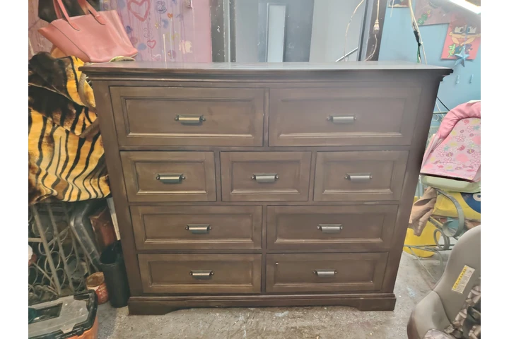 $4500 : “Cómoda de madera image 2