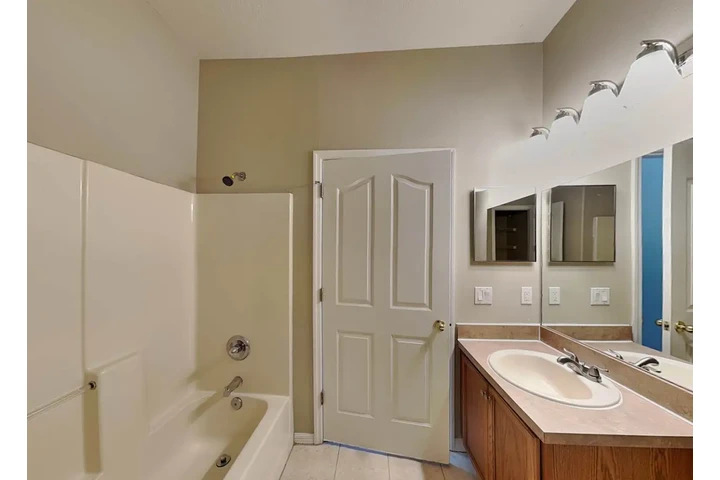 $1559 : Single family home image 7