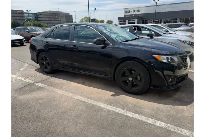 $8466 : Toyota Camry 2014 SE 4dr Sed image 3