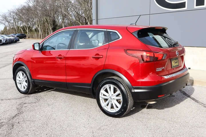 $10449 : 2017 Rogue Sport S image 6