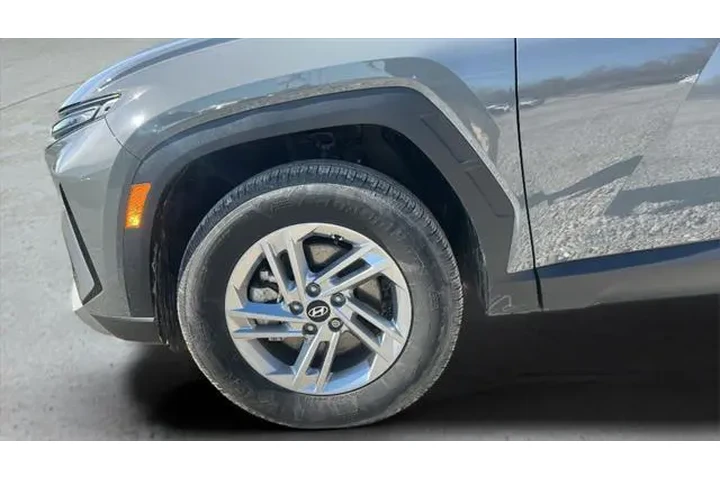 $22477 : Hyundai TUCSON 2025 AWD SE 4 image 9