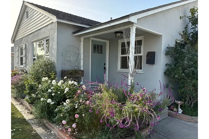 $1400 : Utilities Included In the Rent image 1