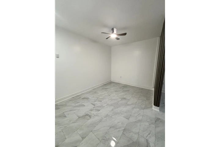 $1050 : Renta Estudio image 4