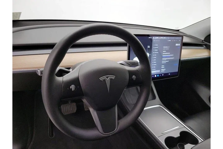 $31998 : Tesla Model Y 2022 AWD Long image 10