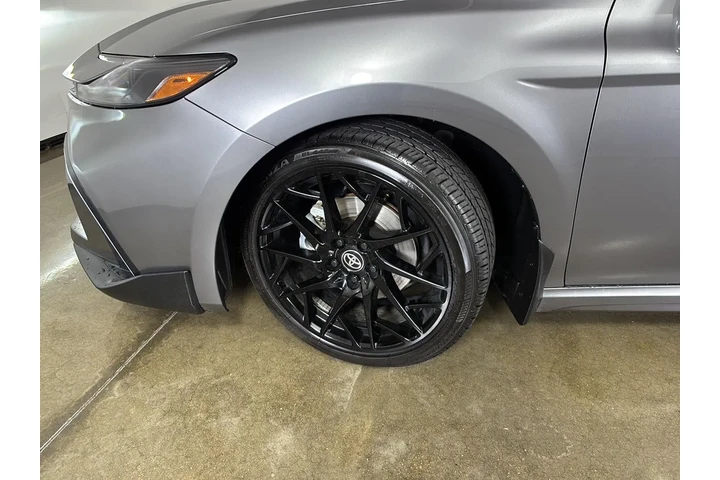 $32989 : Gold Certified 2026 Camry SE image 4