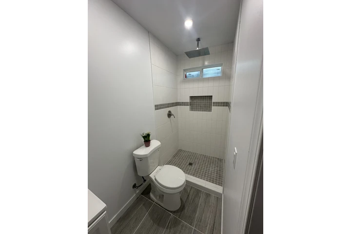 $1850 : Studio for Rent image 10