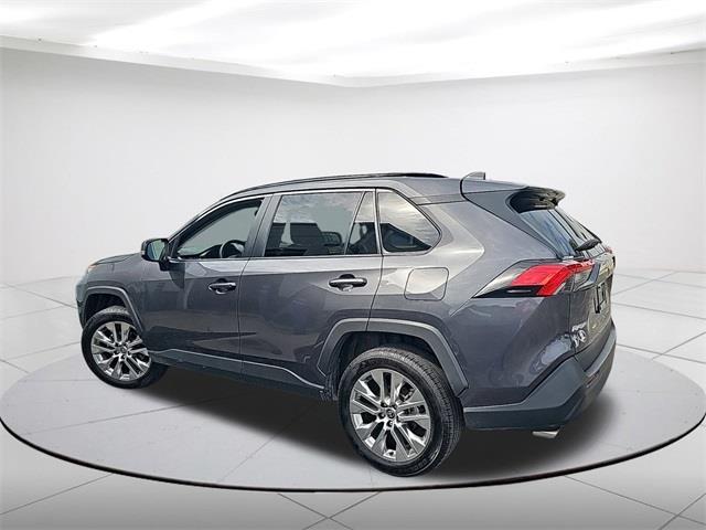 $23495 : Pre-Owned 2021 RAV4 XLE Premi image 3