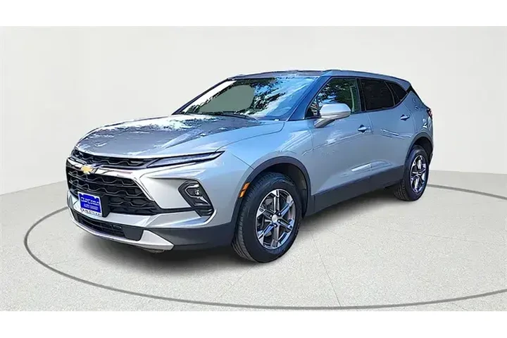 $23933 : Chevrolet Blazer 2024 LT 4dr image 3
