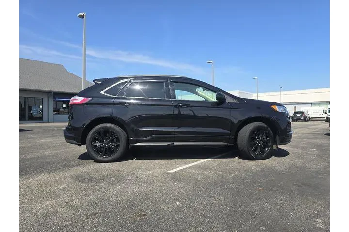 $24842 : Ford Edge 2022 AWD SE 4dr Cr image 2
