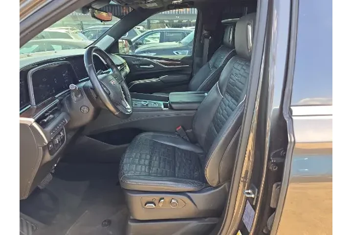 $51670 : 2021 CADILLAC Escalade ESV Pr image 4