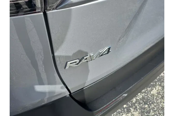 $27990 : Toyota RAV4 Hybrid 2024 AWD image 5