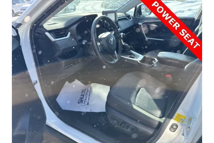 $26956 : Toyota RAV4 2022 AWD XLE 4dr image 7