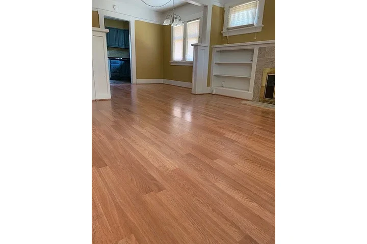 $800 : Spacious bright and airy 2 bed image 3