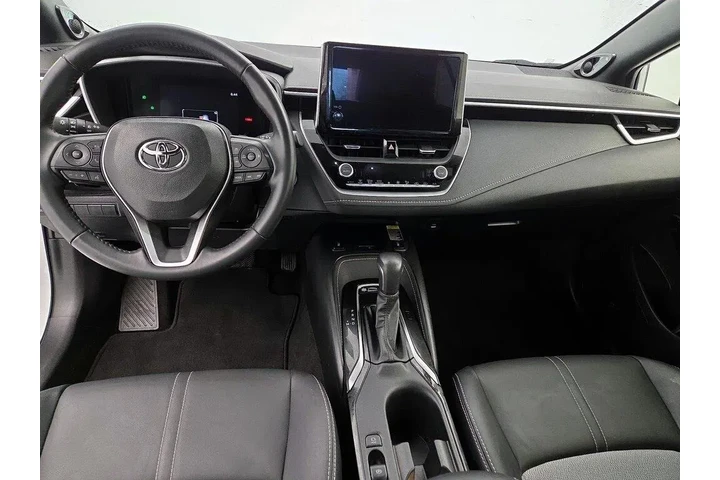 $24998 : Toyota Corolla Hatchback 202 image 9