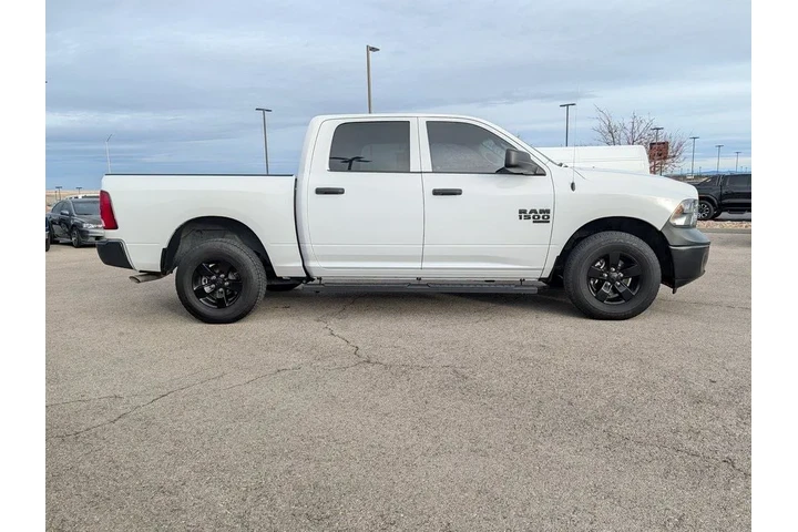 $35995 : Ram 1500 Classic 2024 4x4 Tr image 2
