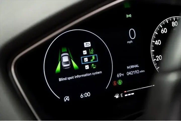 $27998 : Honda Civic 2024 Si 4dr Seda image 8