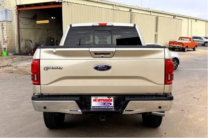 $25977 : Ford F-150 2017 4x4 Lariat 4 image 8