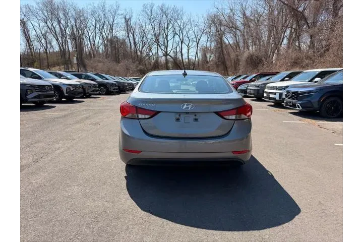 $9900 : Hyundai ELANTRA 2016 Value E image 5