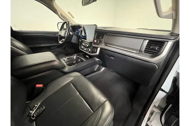 $37404 : Ford Expedition 2024 4x4 XLT image 10