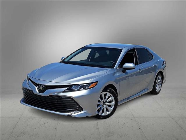 $18990 : Pre-Owned 2018 Toyota Camry LE image 1