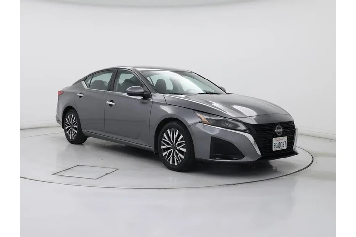 $21998 : Nissan Altima 2023 2.5 SV 4d image 1