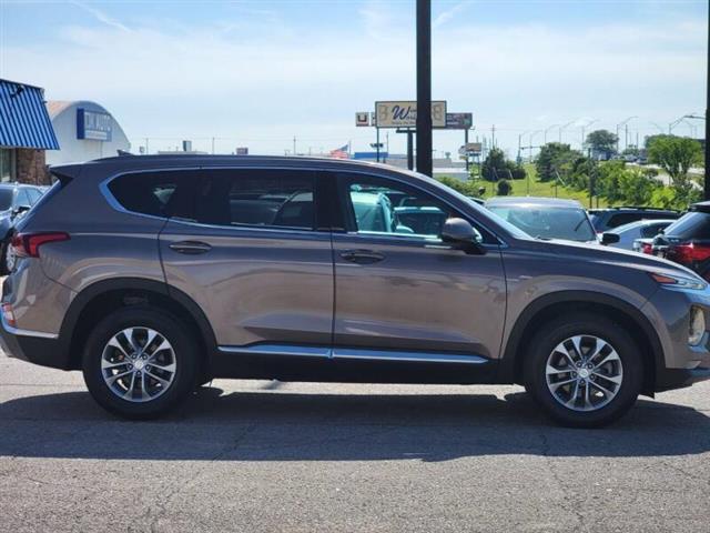 $17490 : 2019 Santa Fe SEL 2.4L image 9