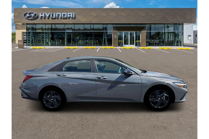 $23000 : Hyundai ELANTRA 2026 SEL Spo image 9