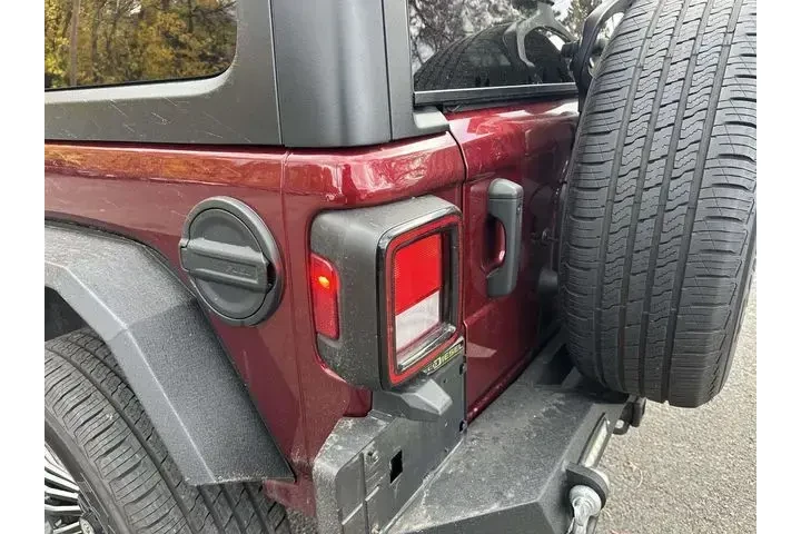 $29990 : Jeep Wrangler Unlimited 2022 image 9