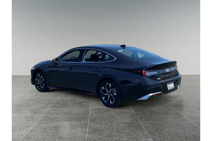 $31046 : Hyundai SONATA 2025 SEL 4dr image 3