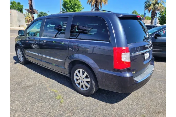 $7950 : 2014 Town and Country Touring image 5