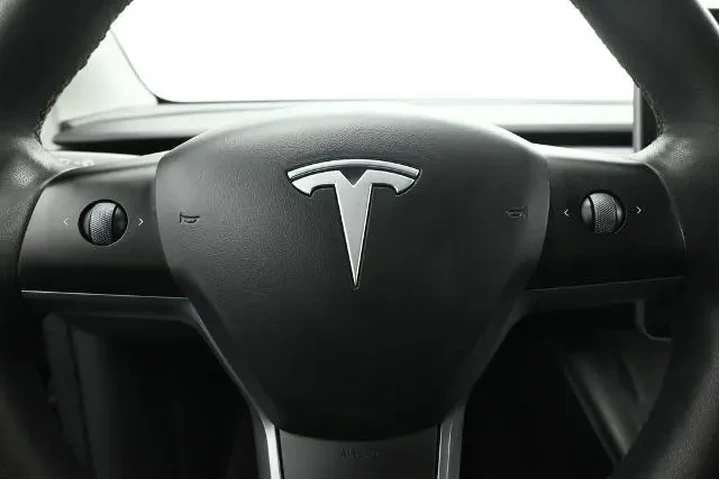 $36204 : Tesla Model Y 2023 AWD 4dr C image 10