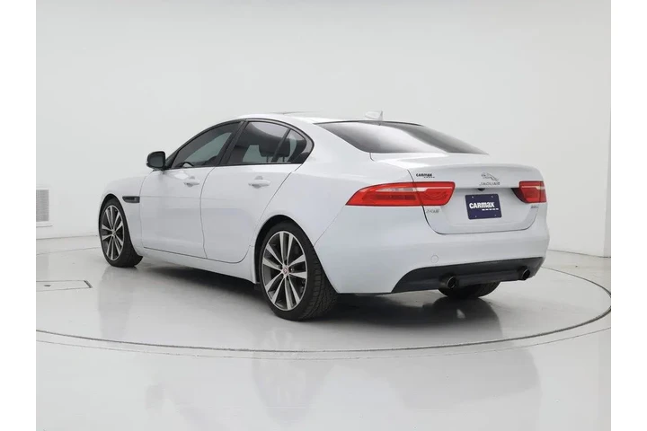 $16998 : Jaguar XE 2017 35t Prestige image 2